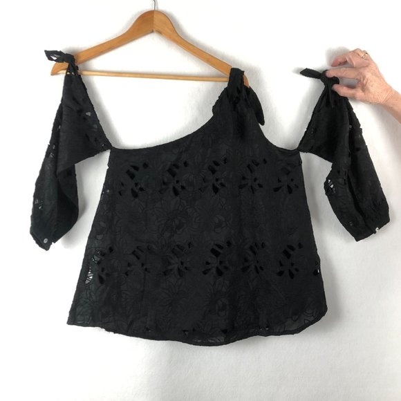Line + Dot NWT Women's Small Black Floral Lace One Shoulder Asymmetrical Top - Picture 2 of 8